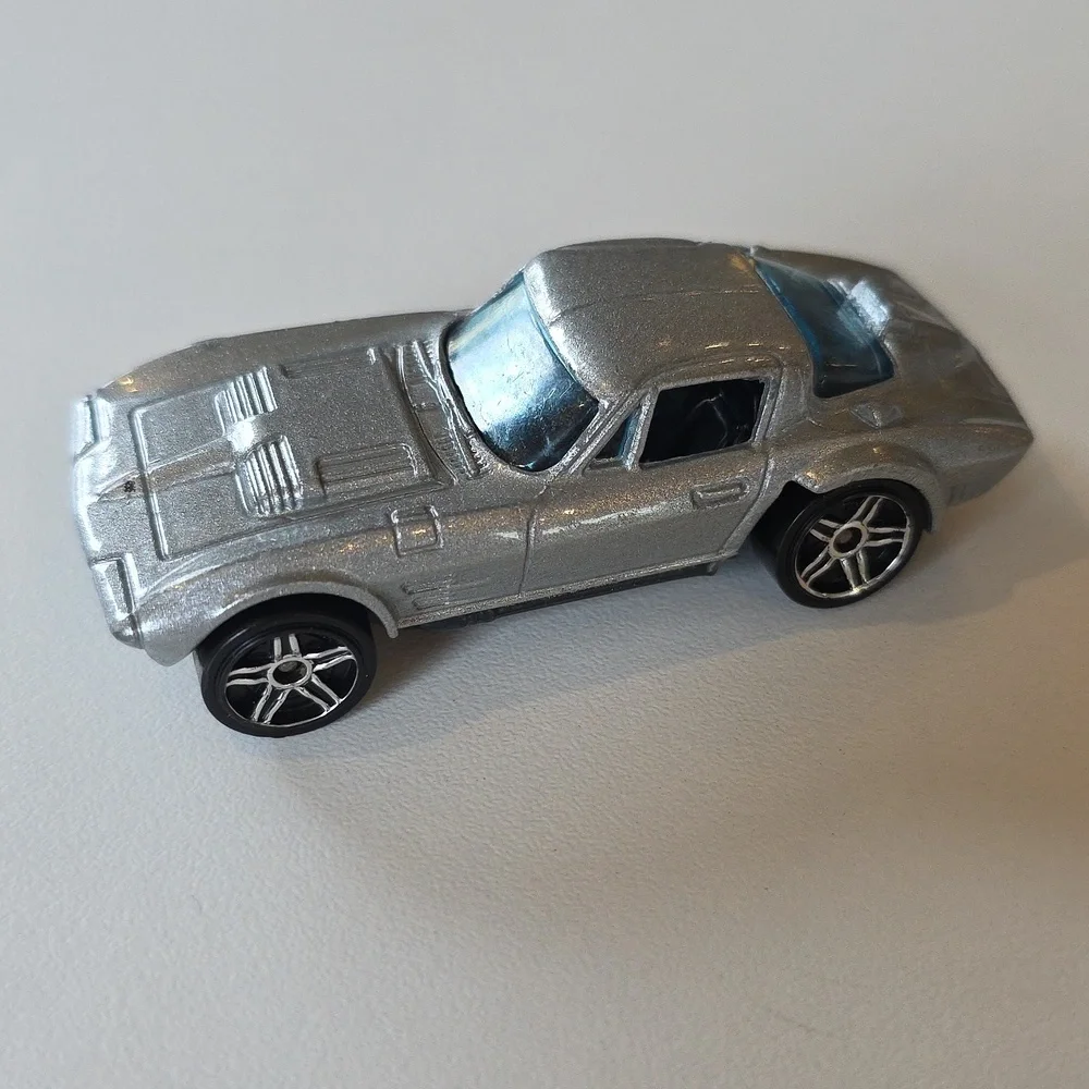 Hot Wheels - Corvette Grand Sport - Mattel - Silver